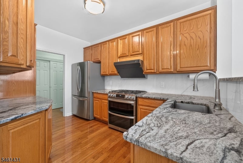 27 La Costa Dr