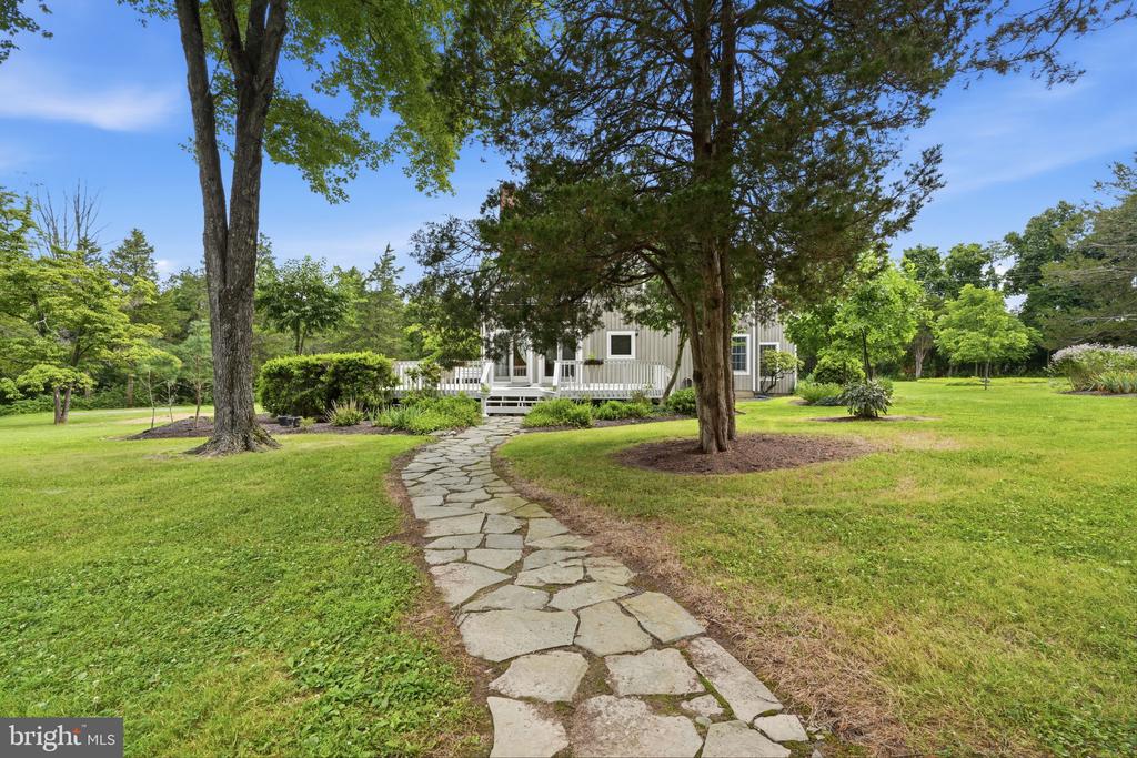 136 ROCKTOWN-LAMB ROAD