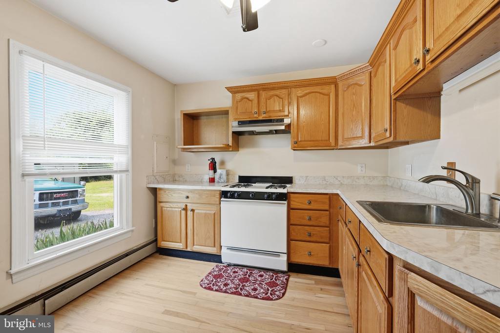 136 ROCKTOWN-LAMB ROAD