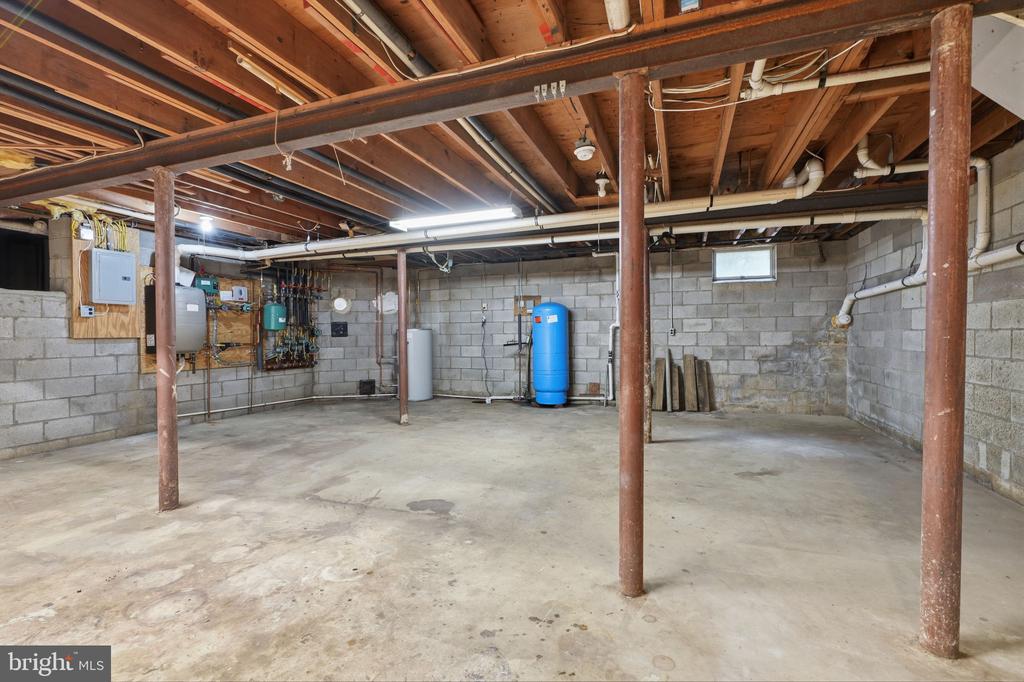 136 ROCKTOWN-LAMB ROAD