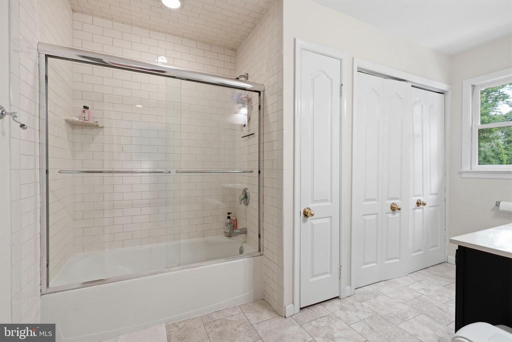 136 ROCKTOWN-LAMB ROAD