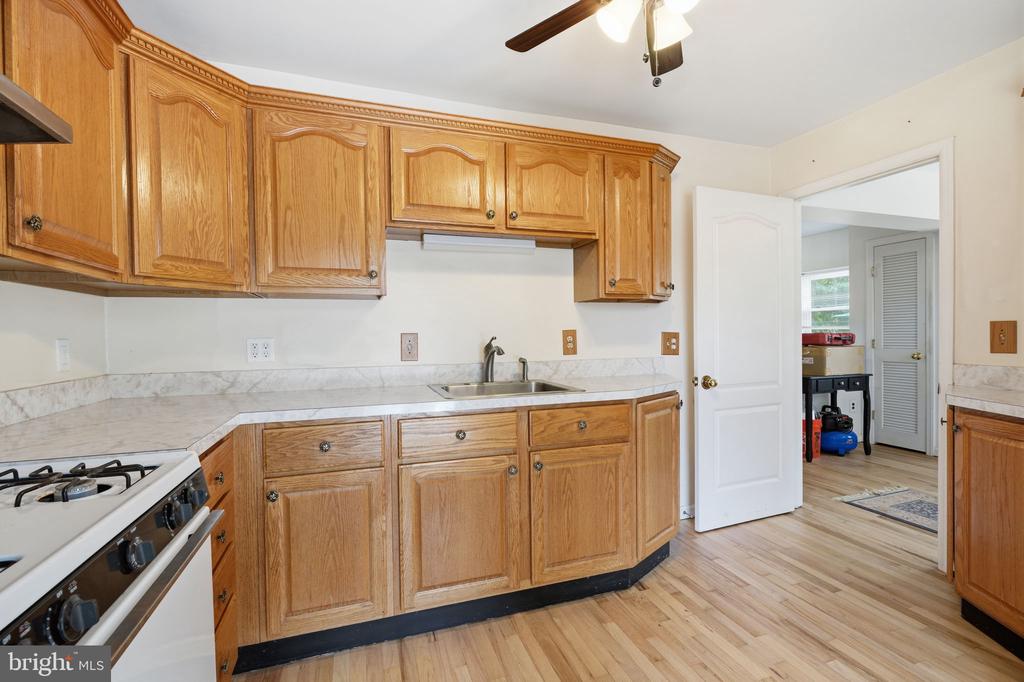 136 ROCKTOWN-LAMB ROAD
