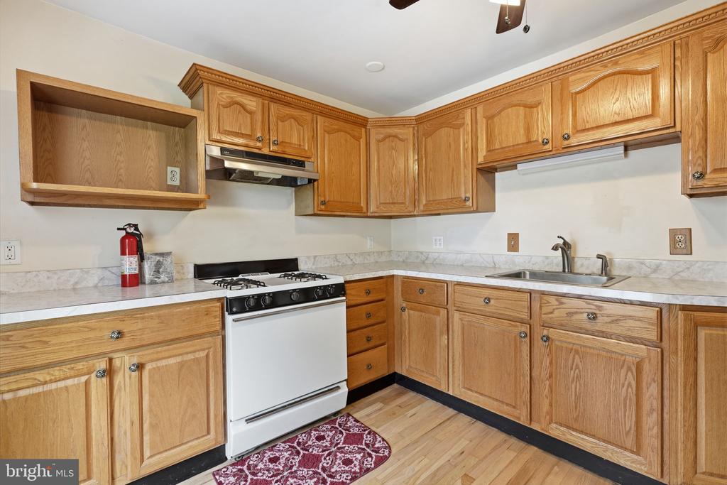 136 ROCKTOWN-LAMB ROAD