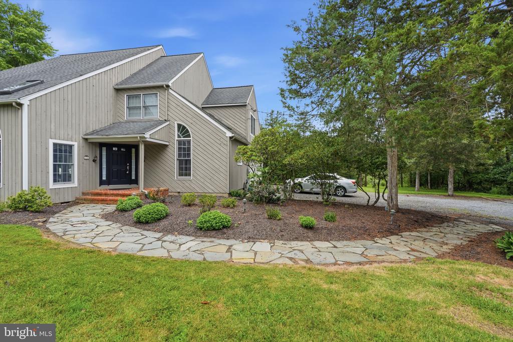 136 ROCKTOWN-LAMB ROAD