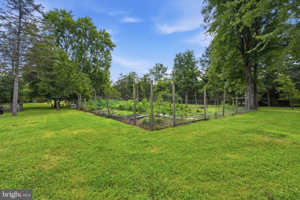 136 ROCKTOWN-LAMB ROAD