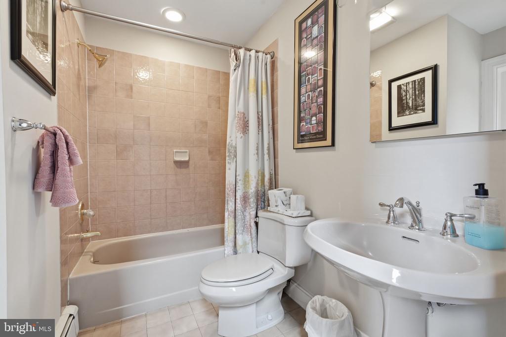 136 ROCKTOWN-LAMB ROAD