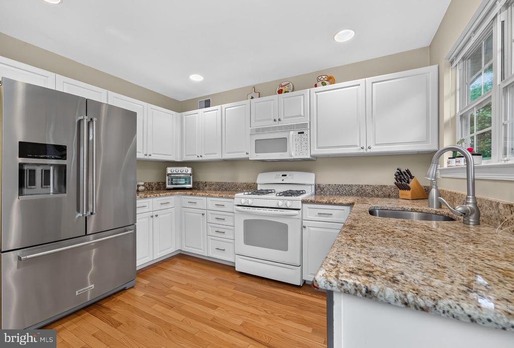 2 SHACKAMAXON TERRACE