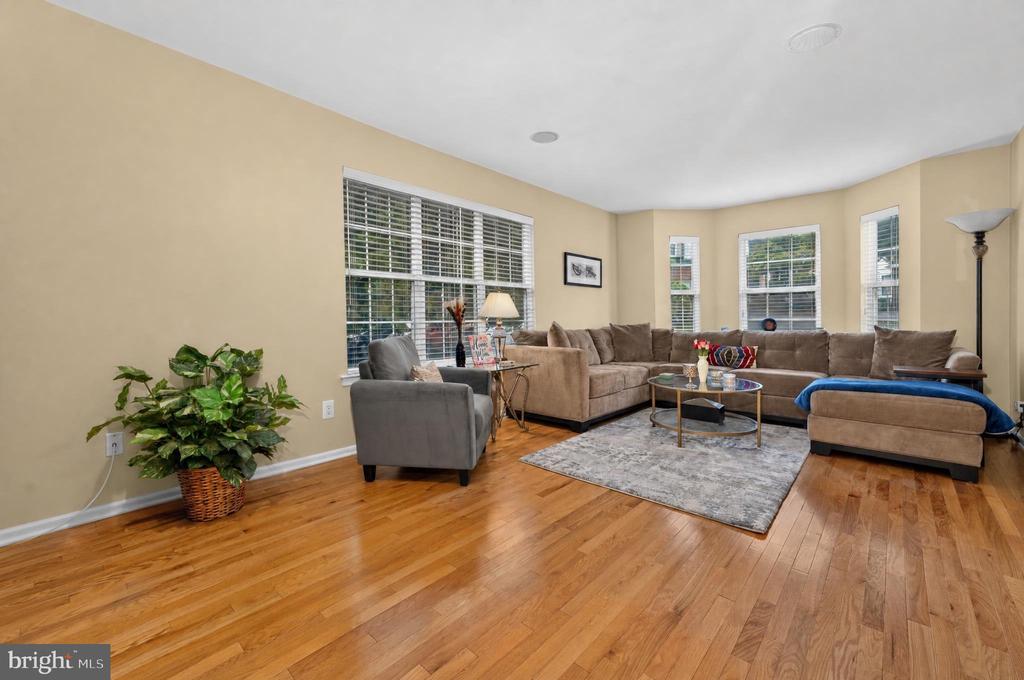 2 SHACKAMAXON TERRACE