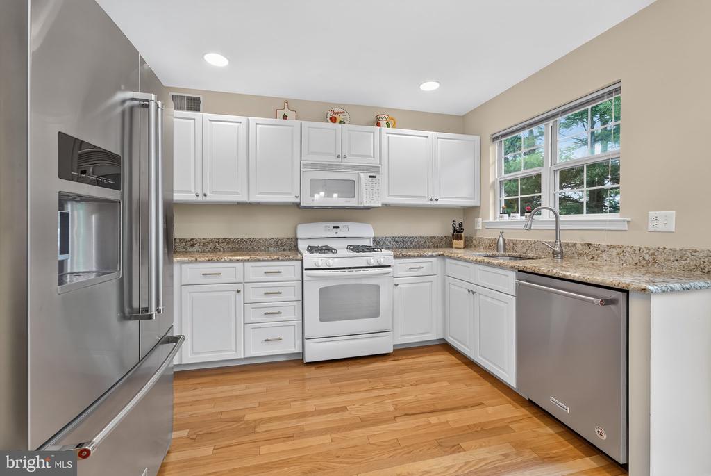 2 SHACKAMAXON TERRACE