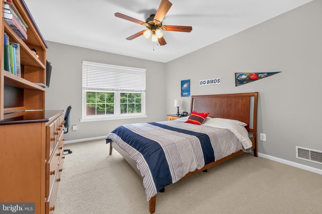 2 SHACKAMAXON TERRACE