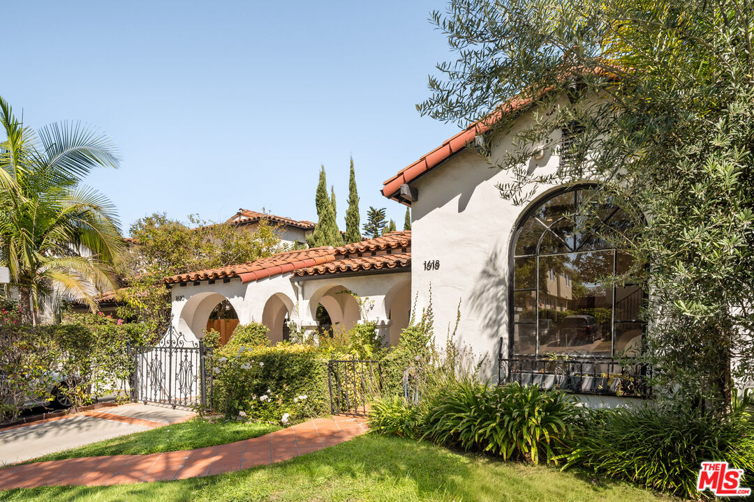 1618 S Durango Ave