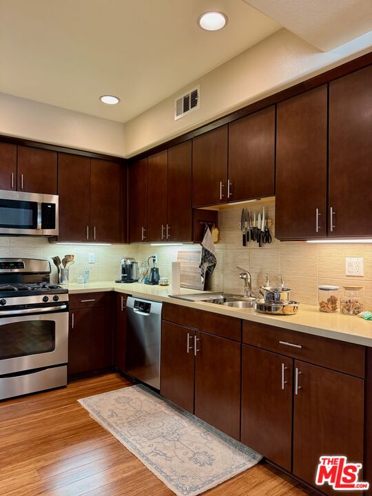 1627 Echo Park Ave Unit: 2