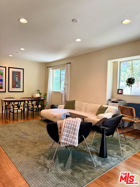 1627 Echo Park Ave Unit: 2