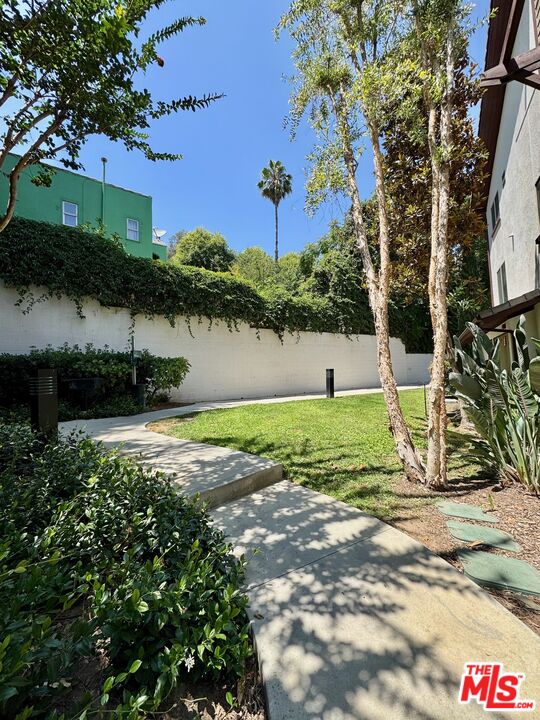1627 Echo Park Ave Unit: 2