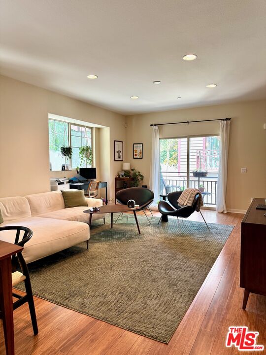 1627 Echo Park Ave Unit: 2