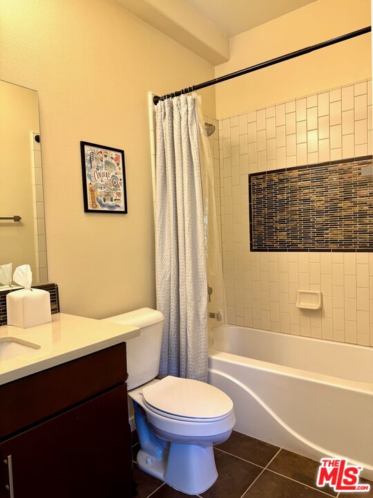 1627 Echo Park Ave Unit: 2