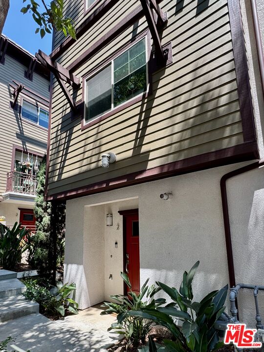 1627 Echo Park Ave Unit: 2