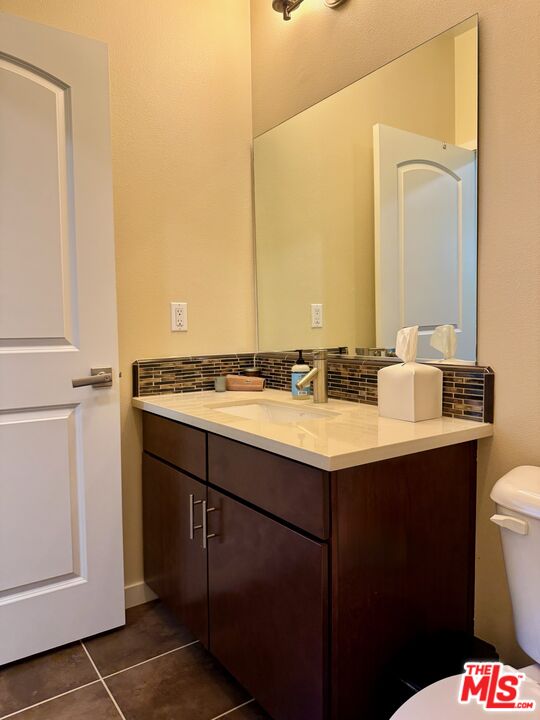 1627 Echo Park Ave Unit: 2