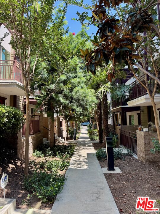 1627 Echo Park Ave Unit: 2