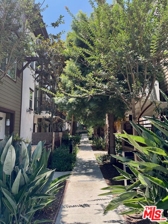 1627 Echo Park Ave Unit: 2