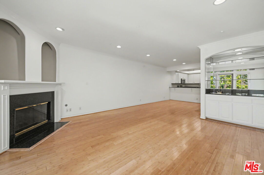 1278 S Camden Dr Unit: 303