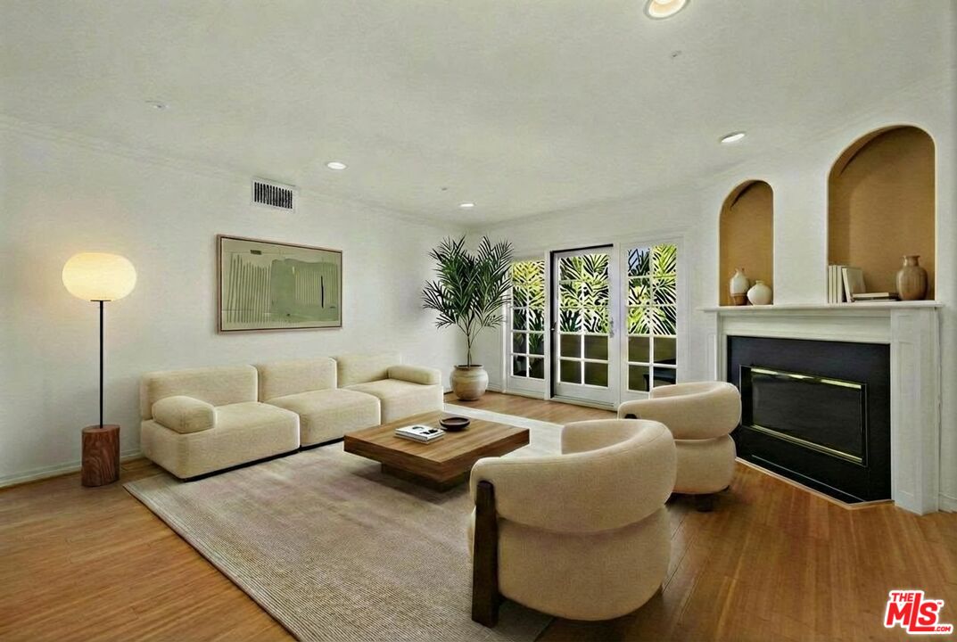 1278 S Camden Dr Unit: 303