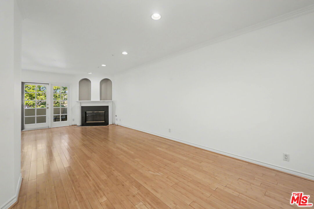 1278 S Camden Dr Unit: 303