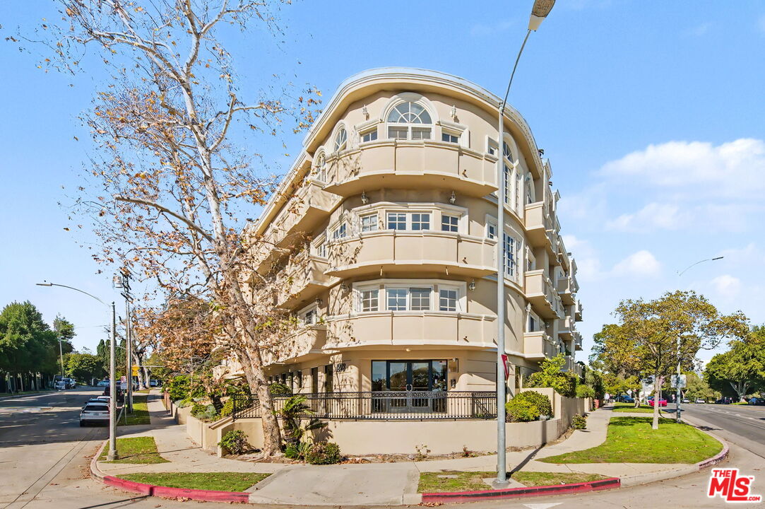 1278 S Camden Dr Unit: 303