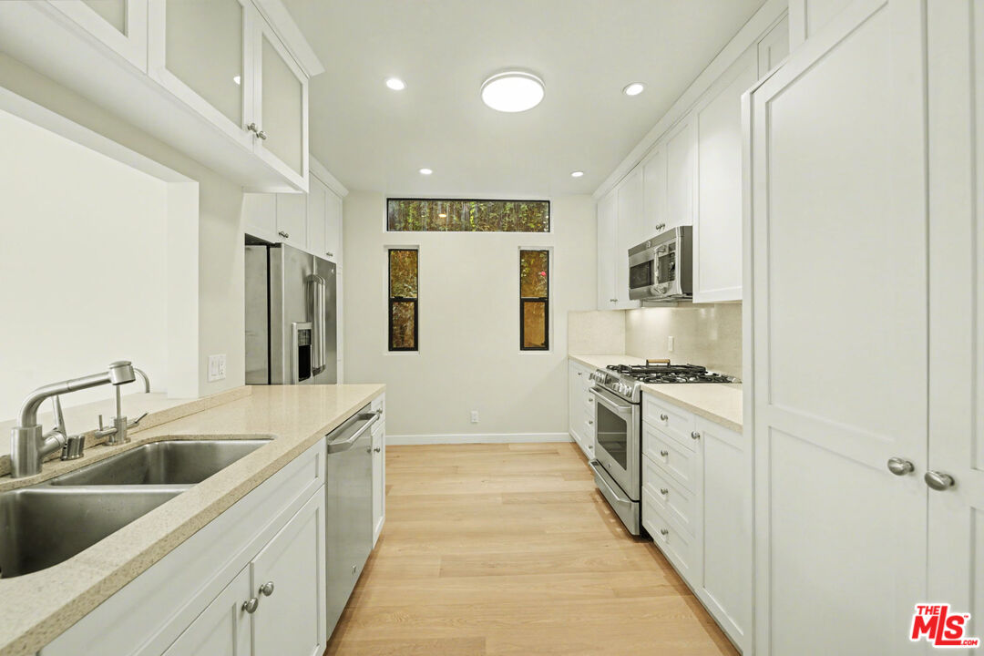 1021 Westmount Dr Unit: 102