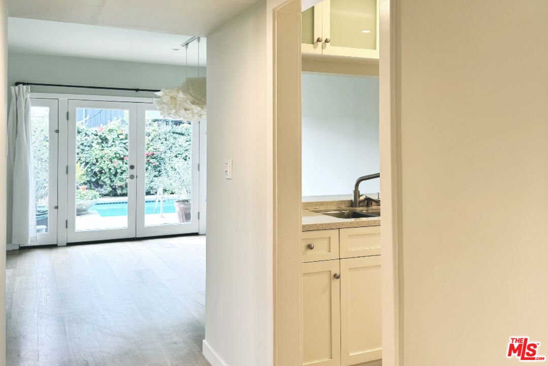 1021 Westmount Dr Unit: 102