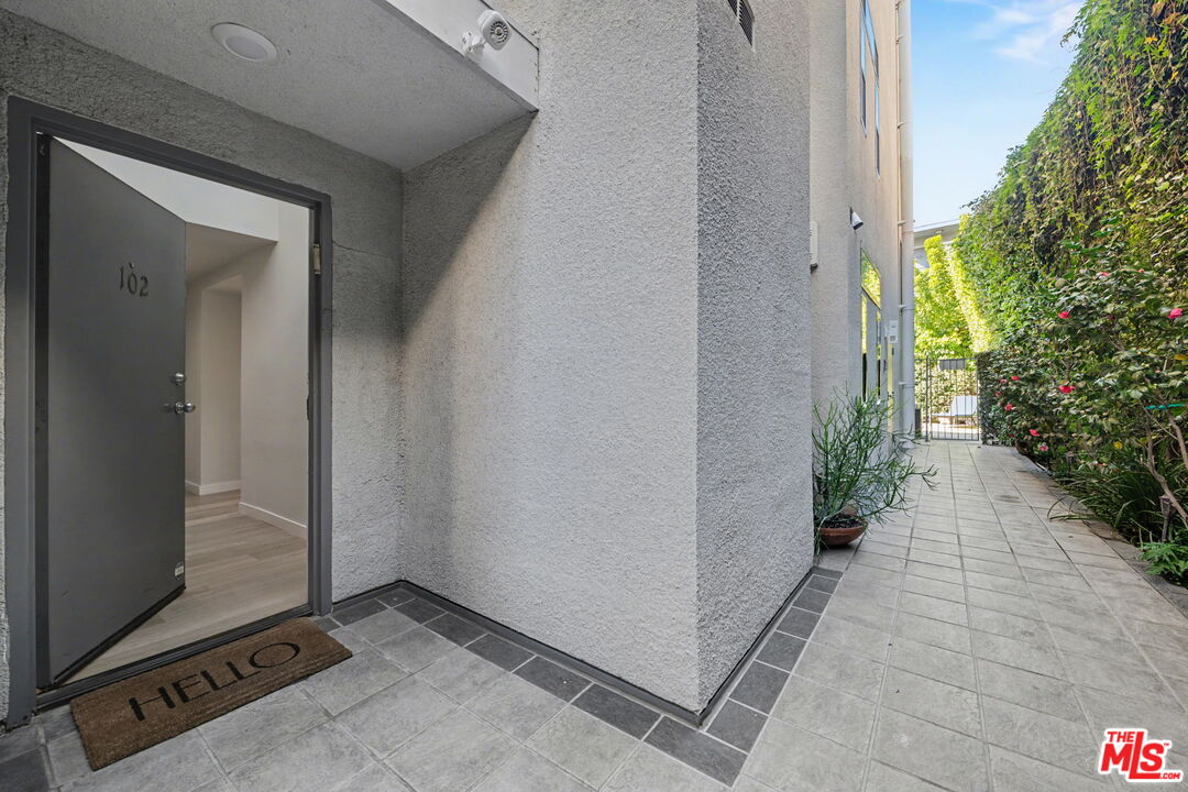 1021 Westmount Dr Unit: 102