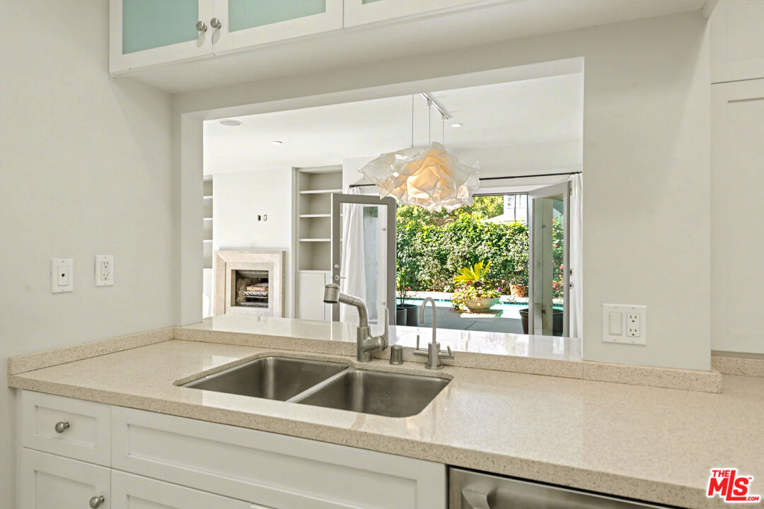 1021 Westmount Dr Unit: 102