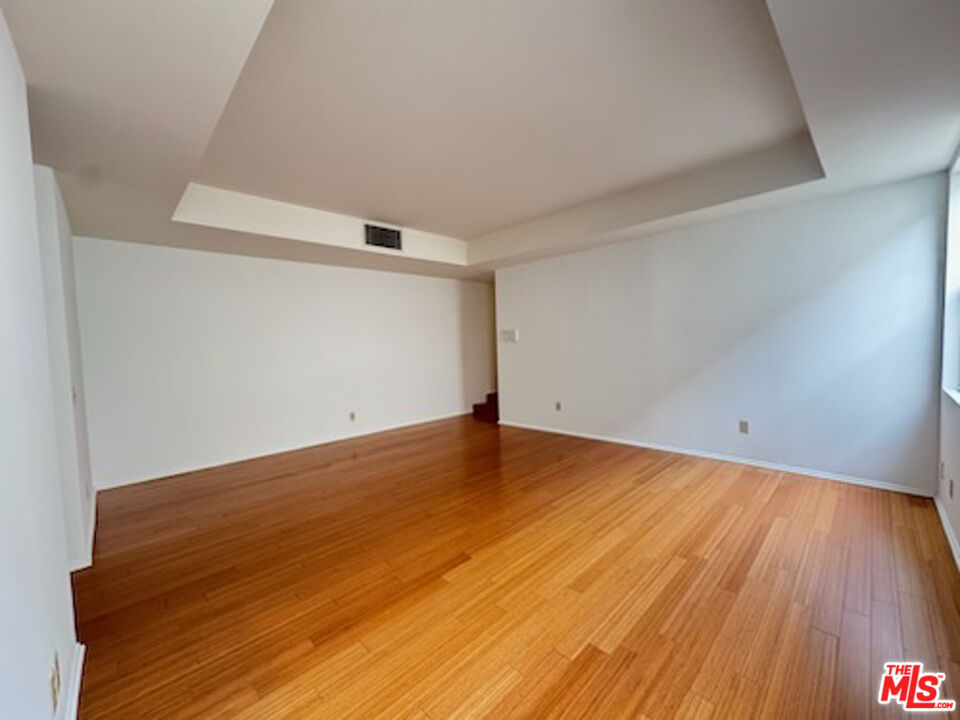 1655 Selby Ave Unit: 102