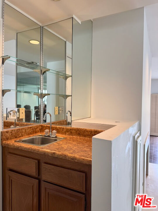 1655 Selby Ave Unit: 102