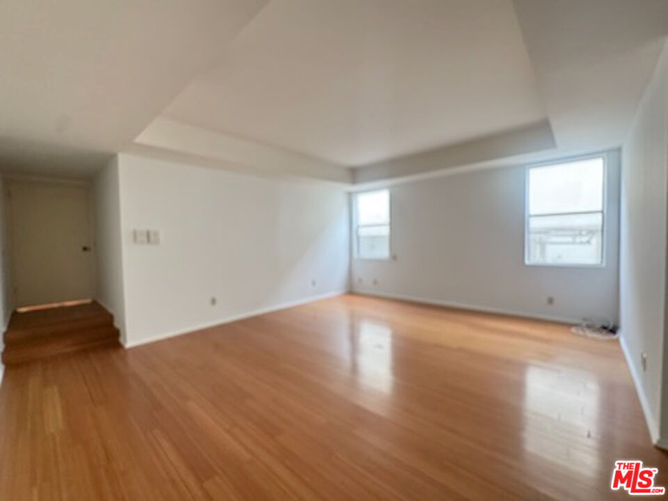 1655 Selby Ave Unit: 102