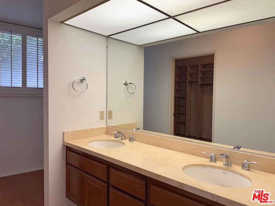 1655 Selby Ave Unit: 102