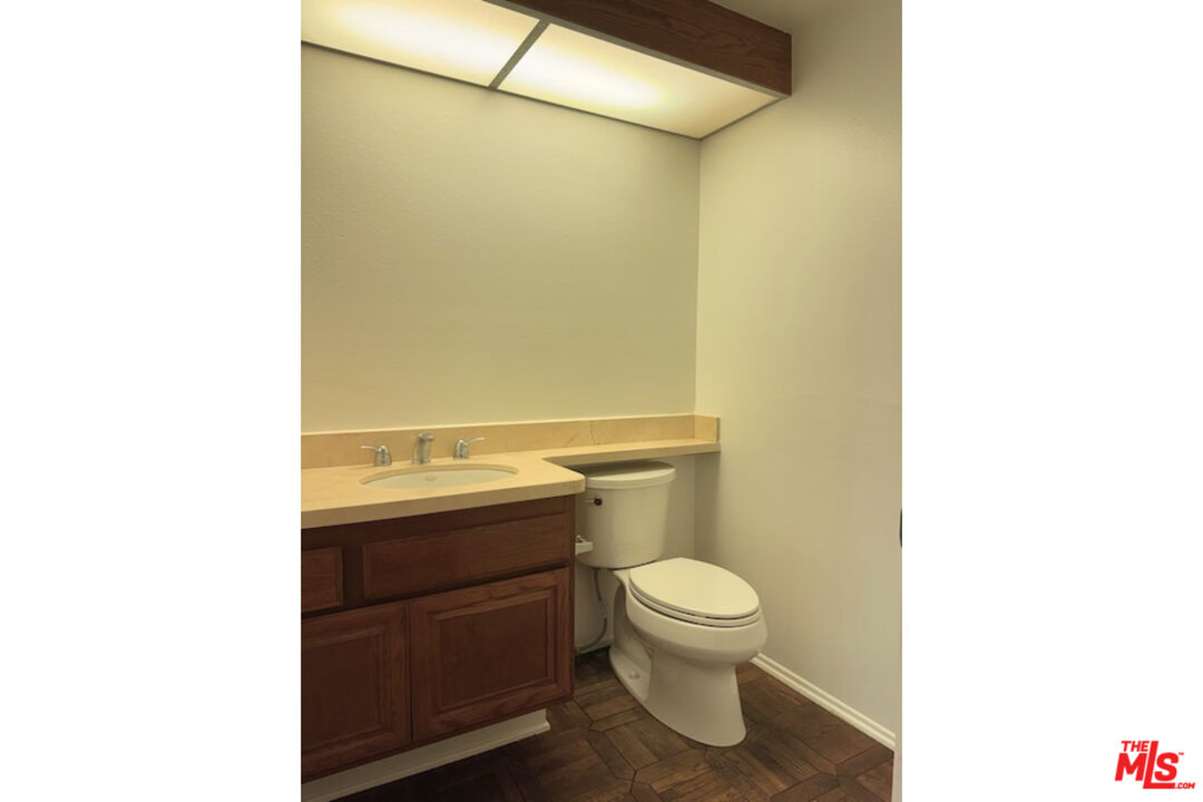 1655 Selby Ave Unit: 102