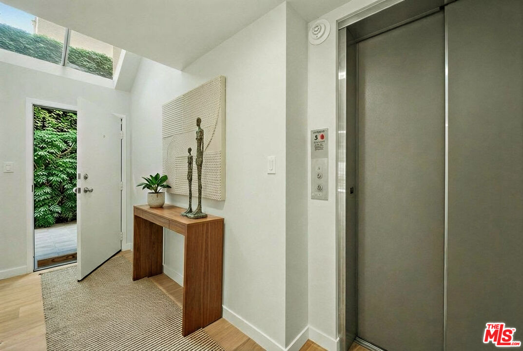 1021 Westmount Dr Unit: 102