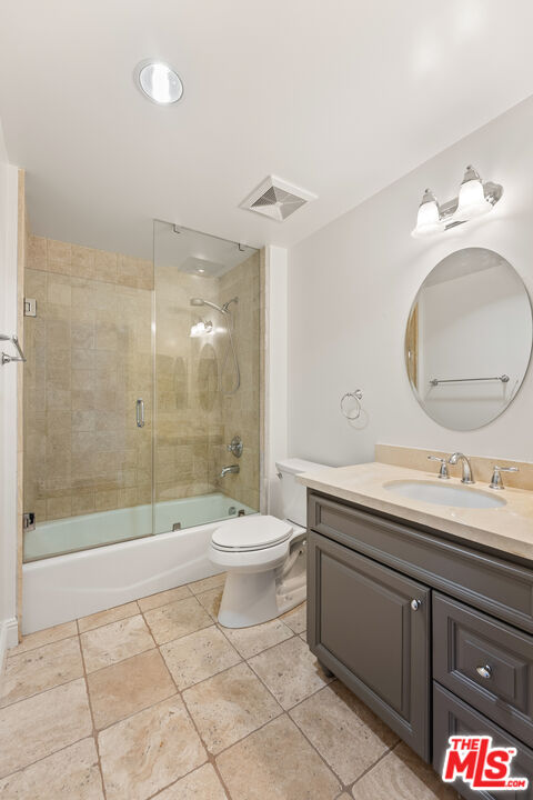 5037 Rosewood Ave Unit: 301
