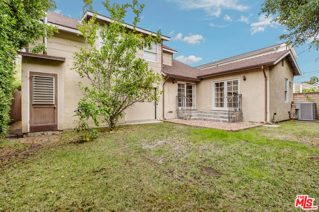 2932 S Beverly Dr