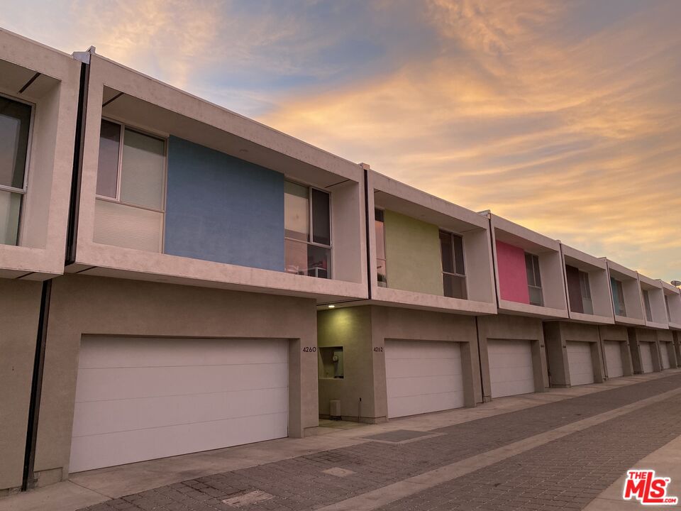 4284 Perlita Ave