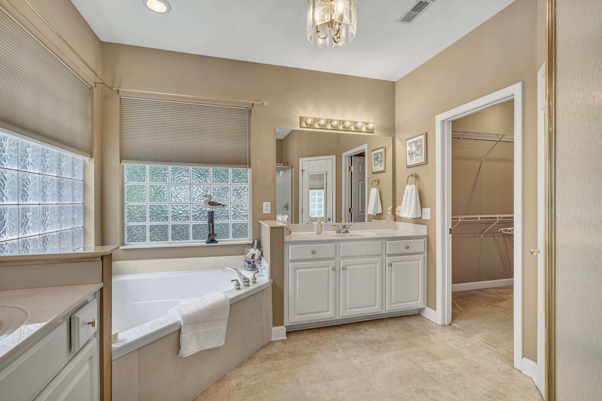 1600 Carolwinds Ct