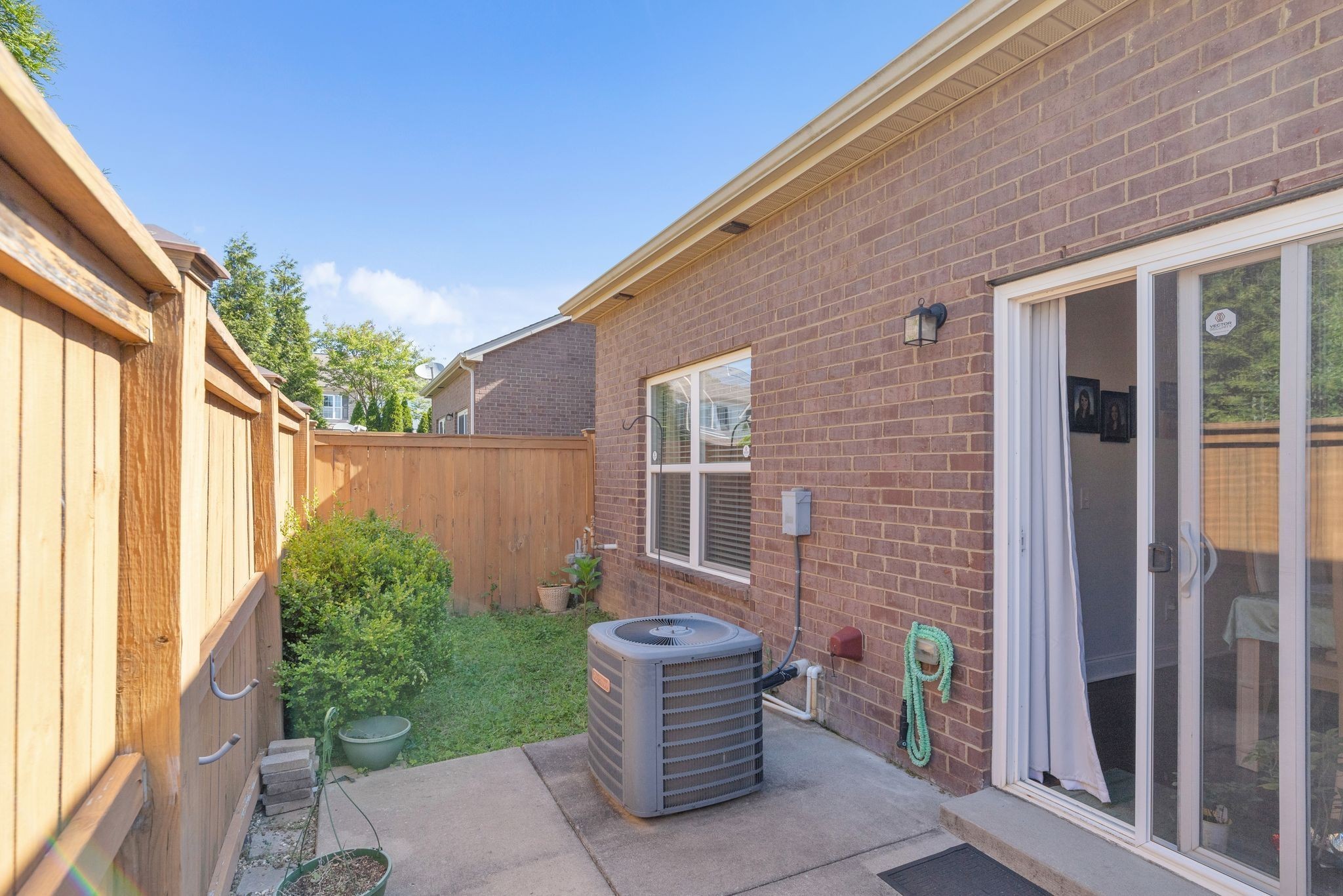 804 Meadowcrest Way