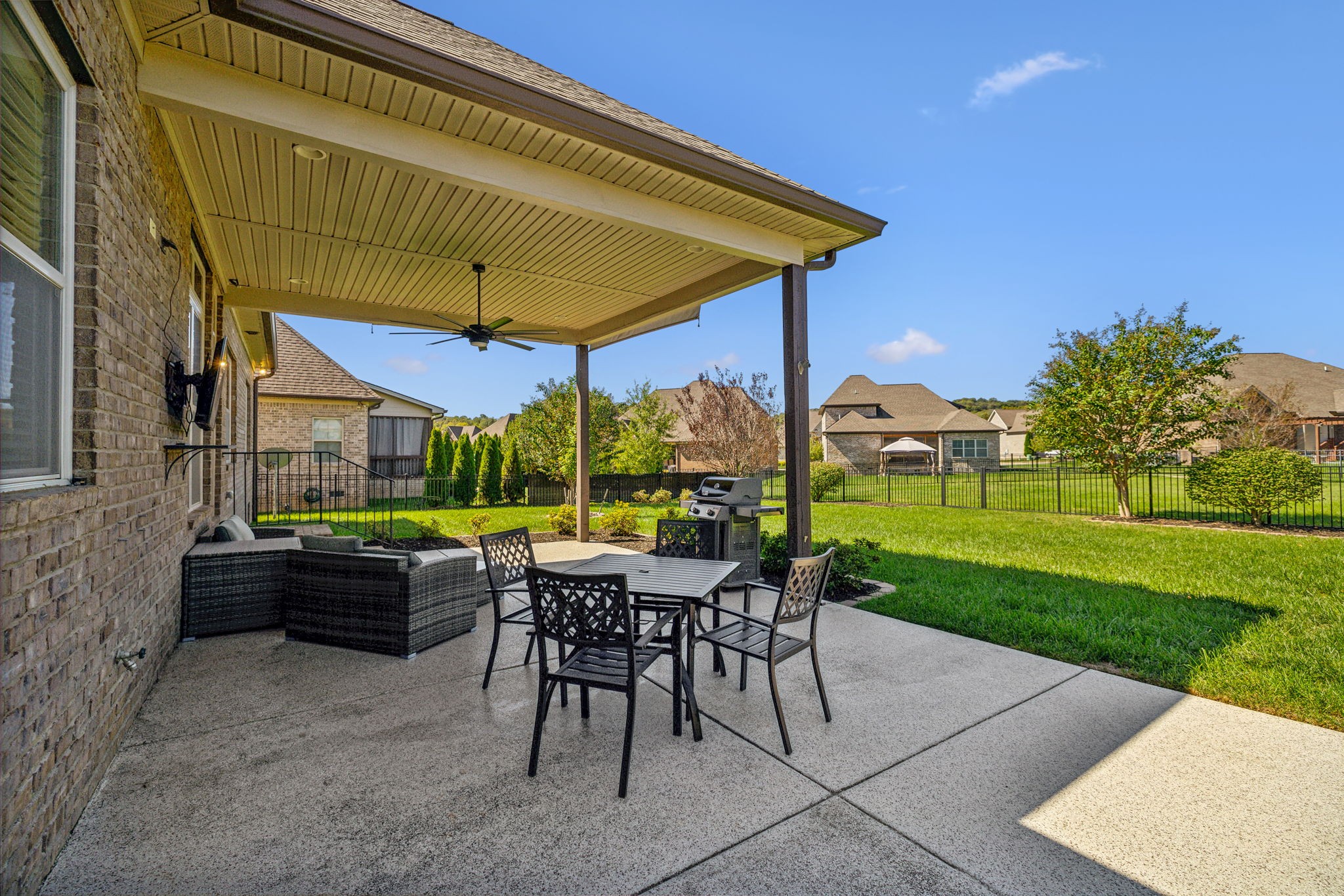 8006 June Apple Ln