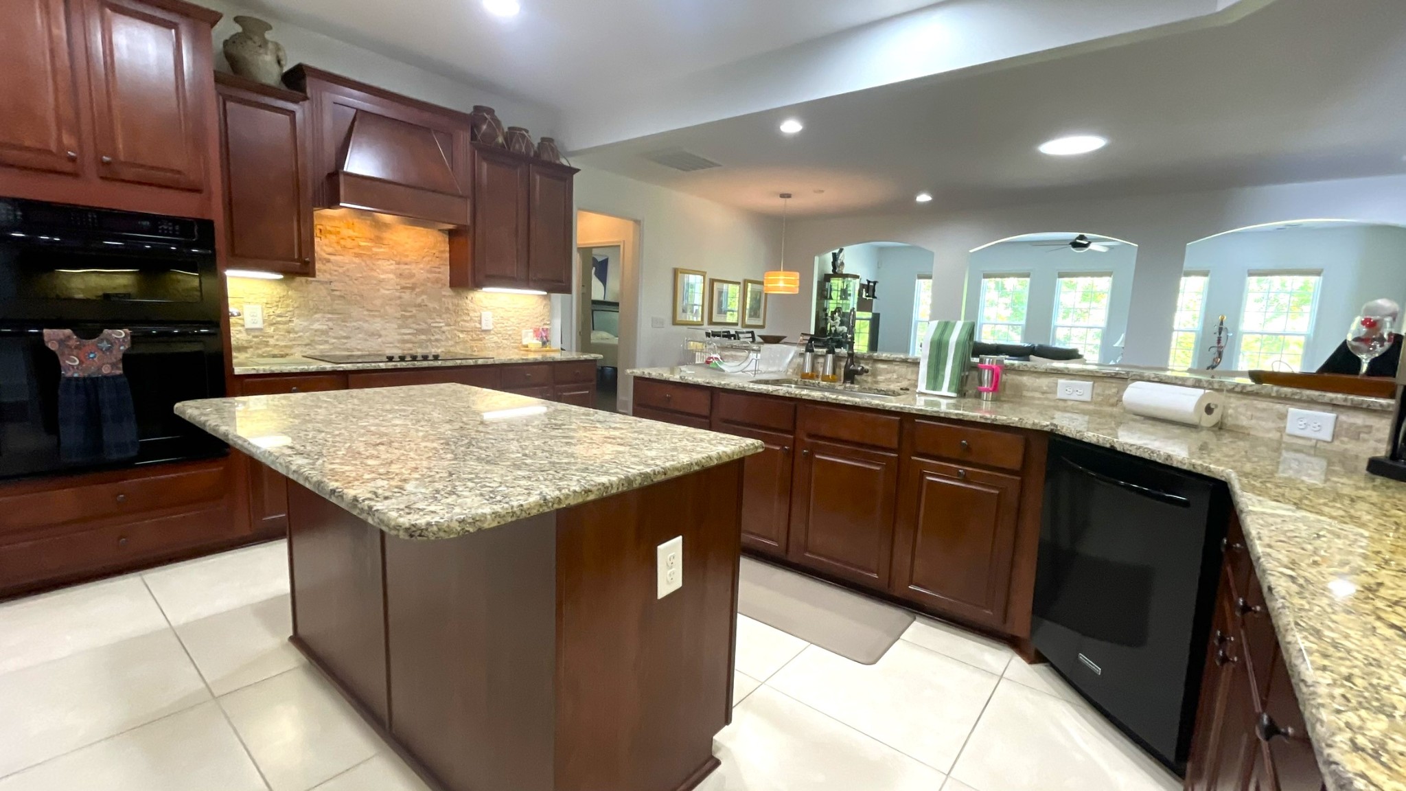 176 Privateer Ln