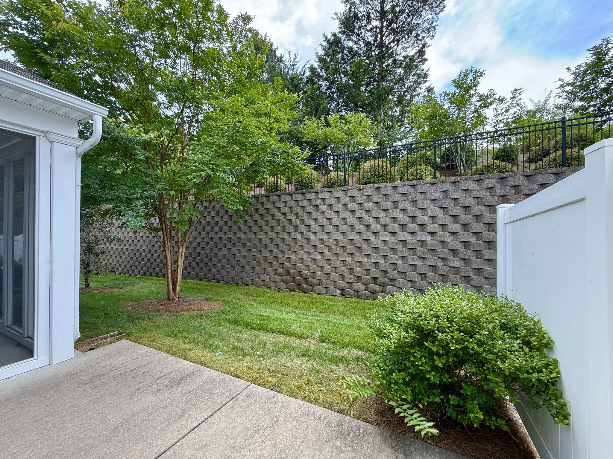 136 Southern Way Blvd