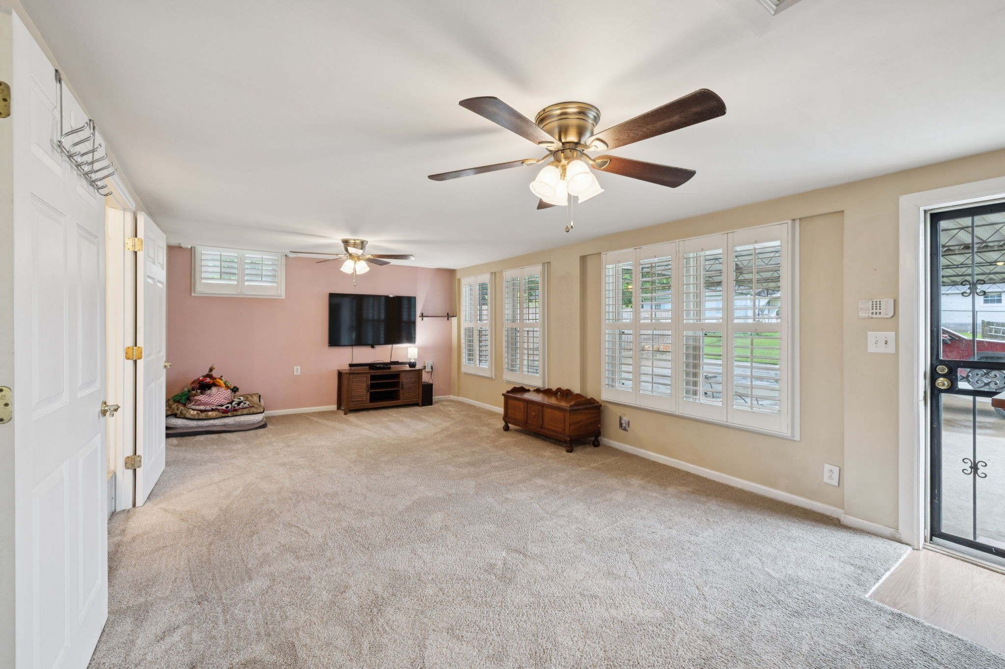 173 Chippendale Dr