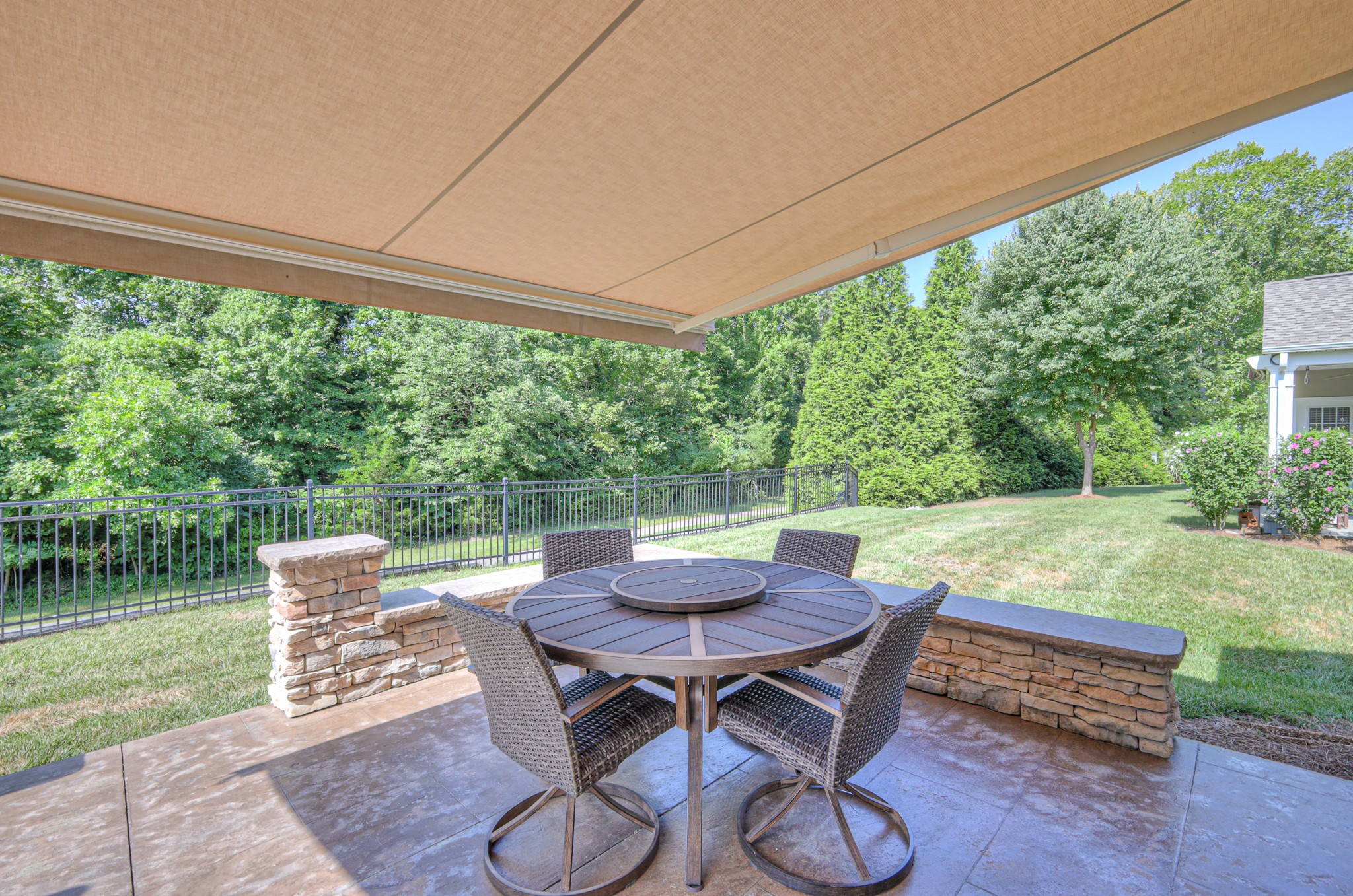 154 Salient Ln