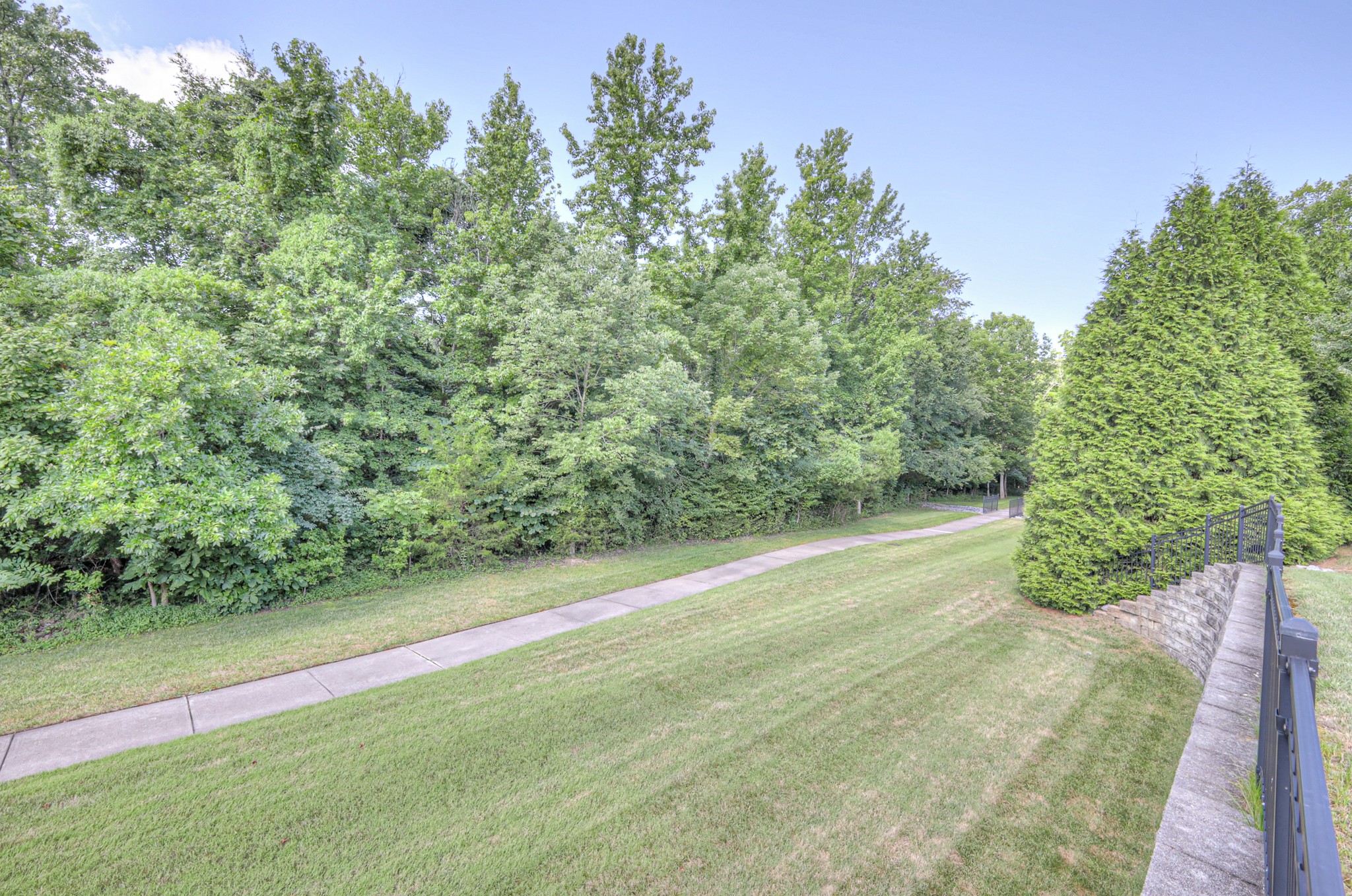 154 Salient Ln