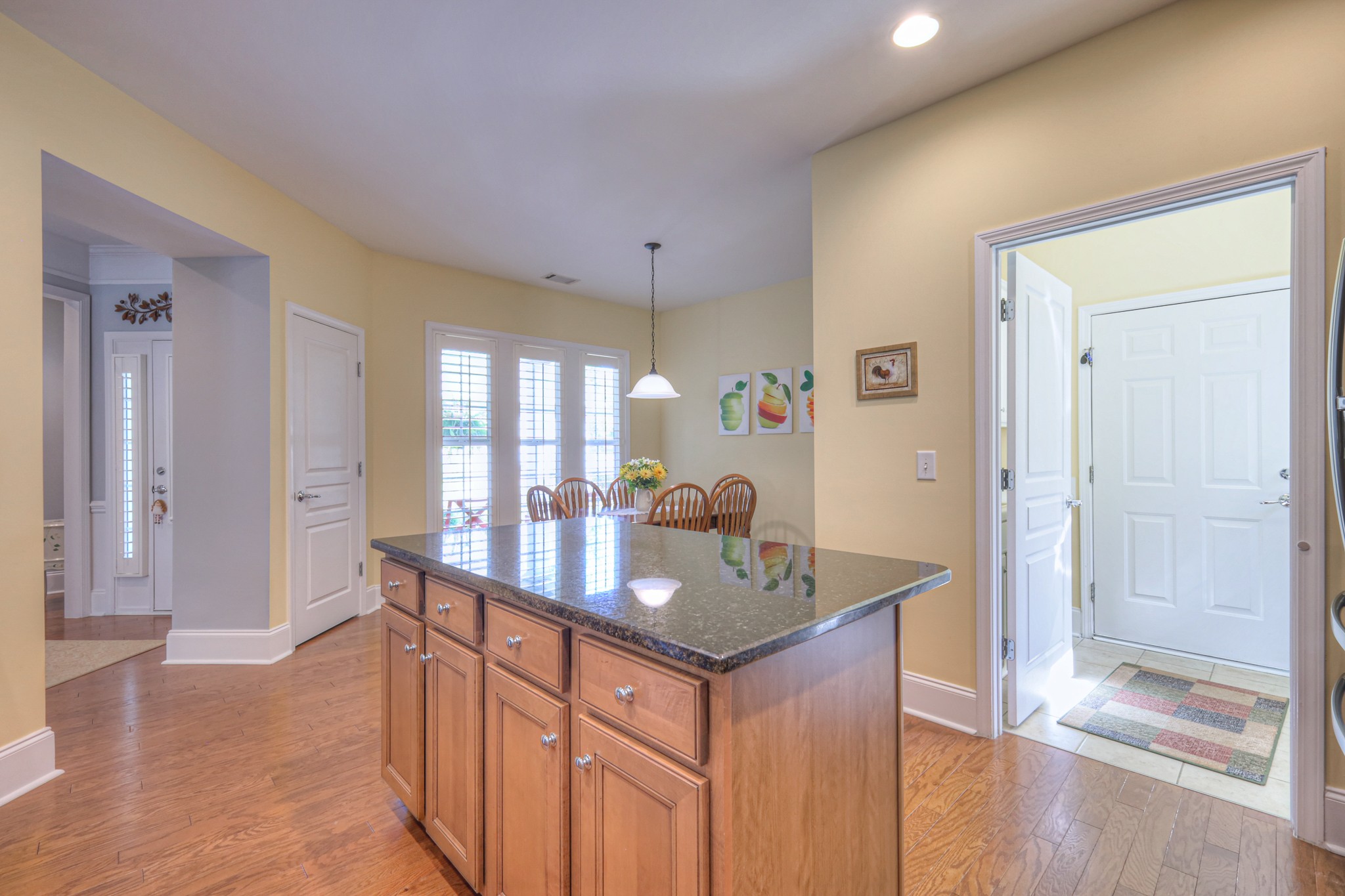 154 Salient Ln